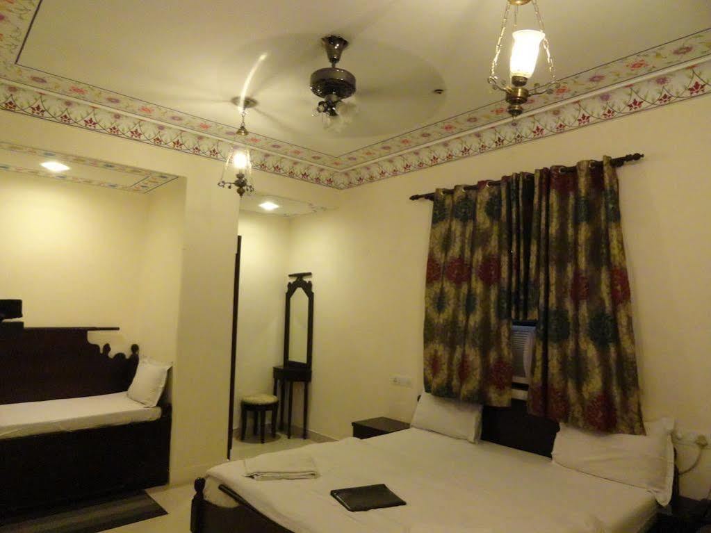 Hotel Miraya ชัยปุระ ภายนอก รูปภาพ